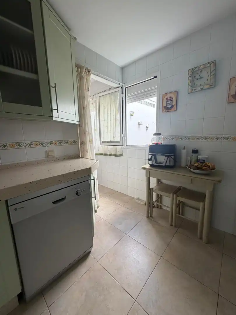 Kitchen of Ground floor for sale in Avenida - Divina Pastora - Plaza de Toros