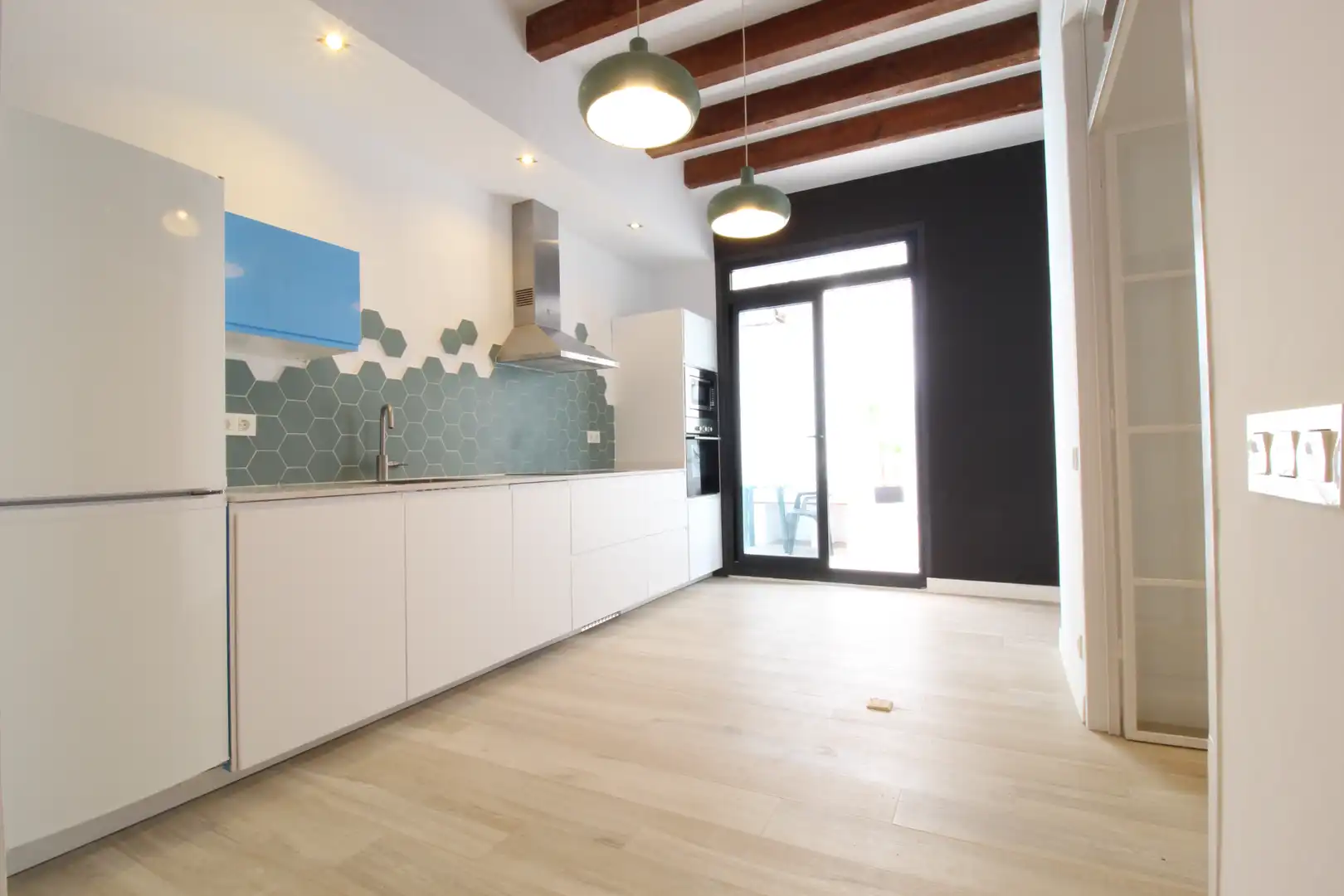 Cuina de Planta baixa en venda en Barcelona amb Aire condicionat, Calefacció i Forn