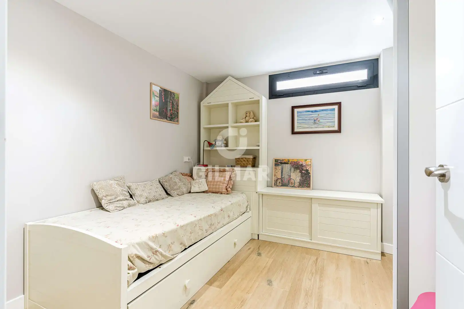 Schlafzimmer von Einfamilien-Reihenhaus zum Verkauf in Madrid mit Heizung, Privatgarten und Schwimmbad
