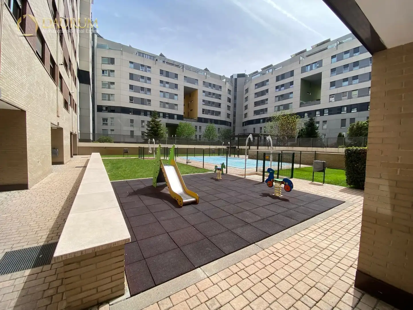 Terraza de Ático en venta en Madrid con Calefacción, Terraza y Trastero