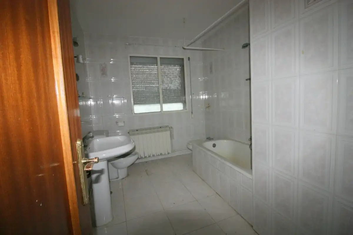 Bany de Casa o xalet en venda en Lanzahíta amb Jardí privat