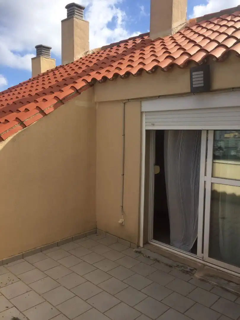 Terrassa de Dúplex de lloguer en Algeciras amb Aire condicionat, Moblat i Piscina comunitària