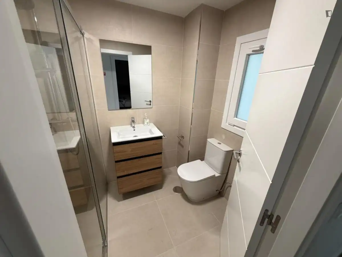 Bany de Apartament per a compartir en Vigo  amb Moblat, Forn i Microones