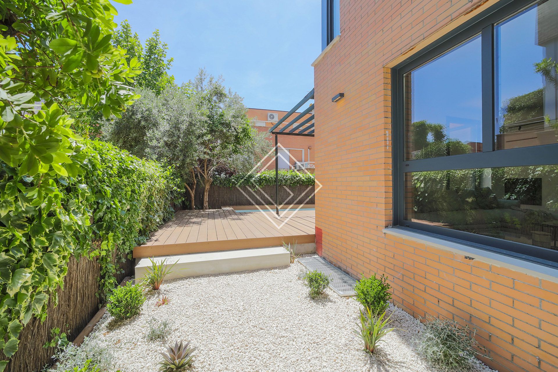 Garden of Single-family semi-detached for sale in  Madrid Capital  with Air Conditioner, Heating and Private garden