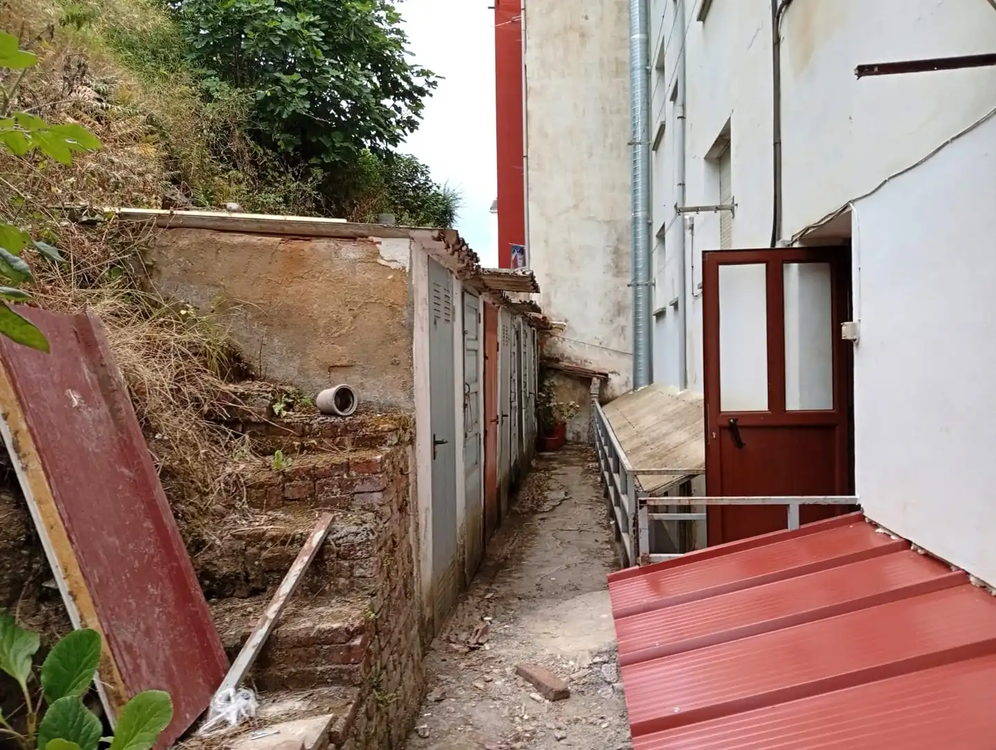 Vista exterior de Pis en venda en Lena amb Calefacció, Parquet i Traster