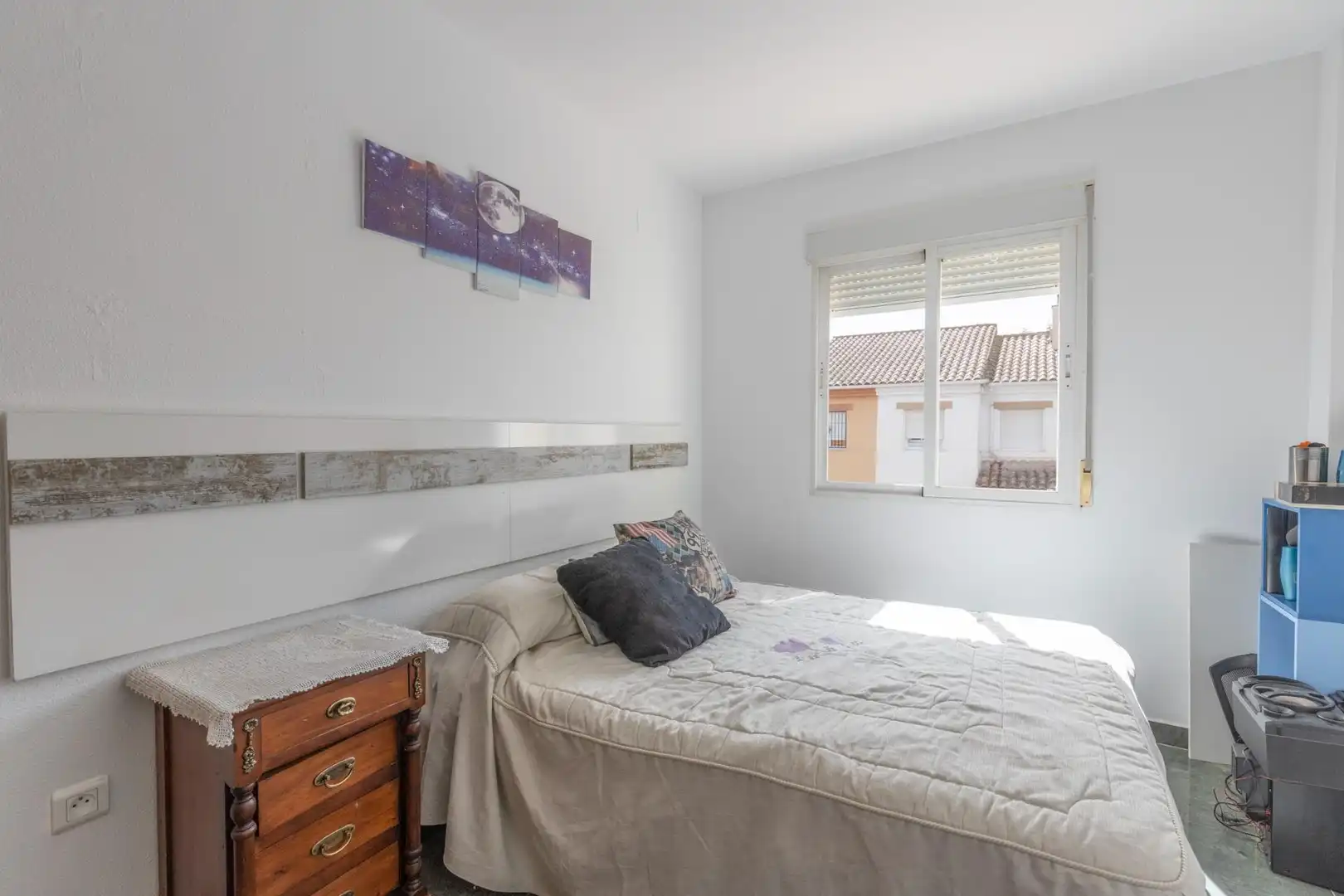 Habitación de Casa adosada en venta en Churriana de la Vega con Aire acondicionado, Calefacción y Terraza