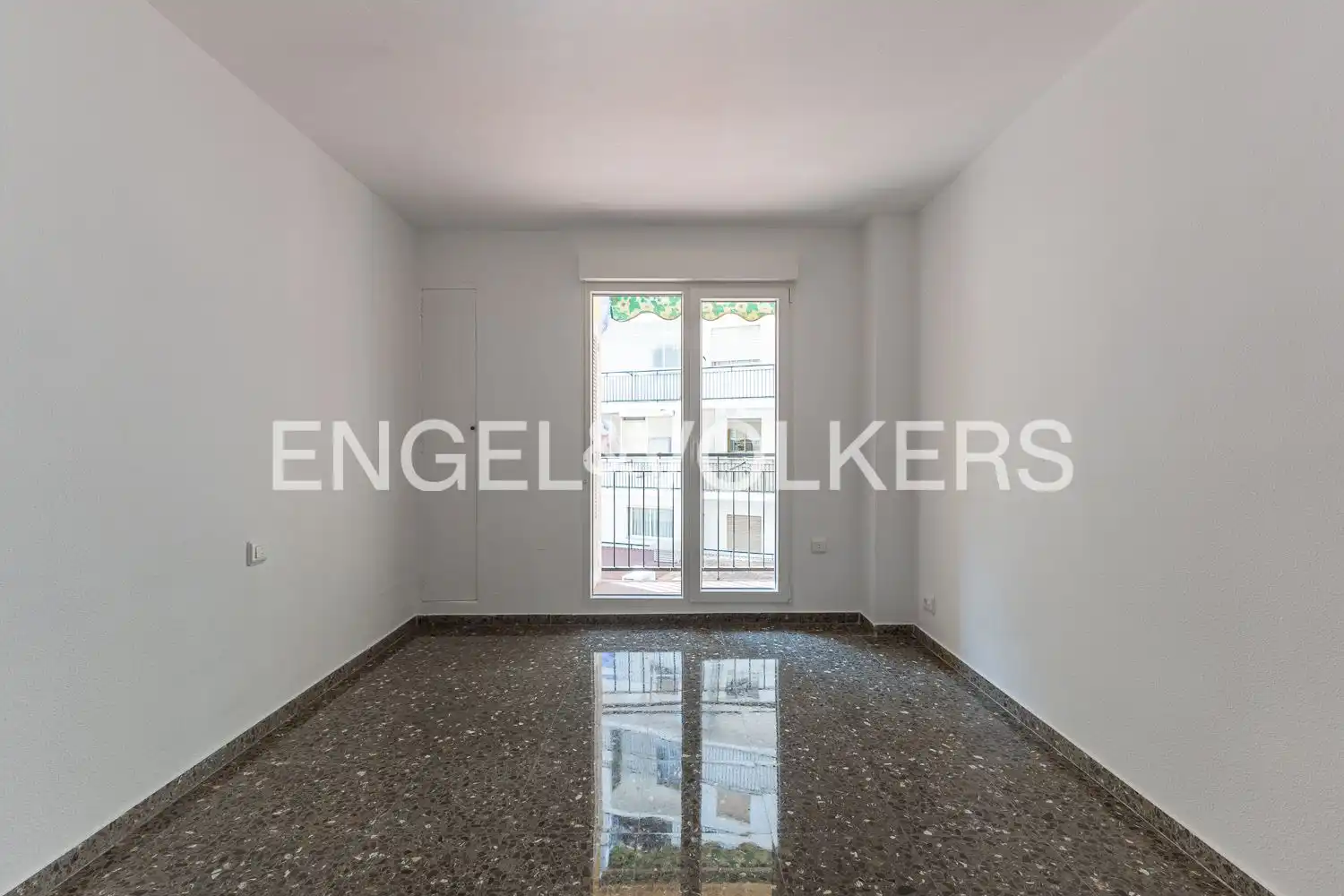 Piso de alquiler en Valencia con Calefacción y Balcón