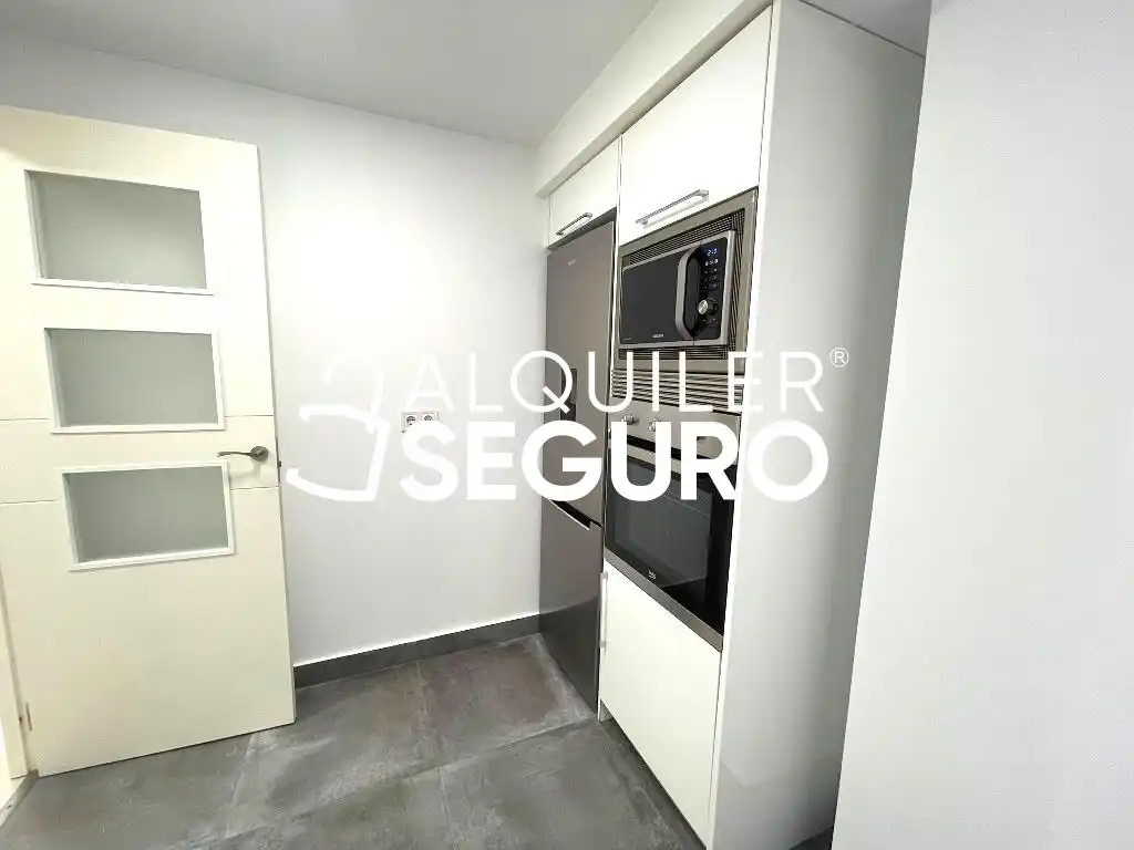 Küche von Wohnung zur Miete in Madrid mit Klimaanlage und Heizung