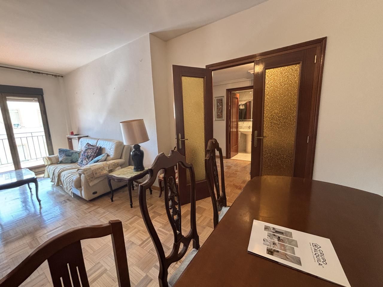 Sala d'estar de Pis de lloguer en  Madrid Capital amb Aire condicionat, Calefacció i Parquet