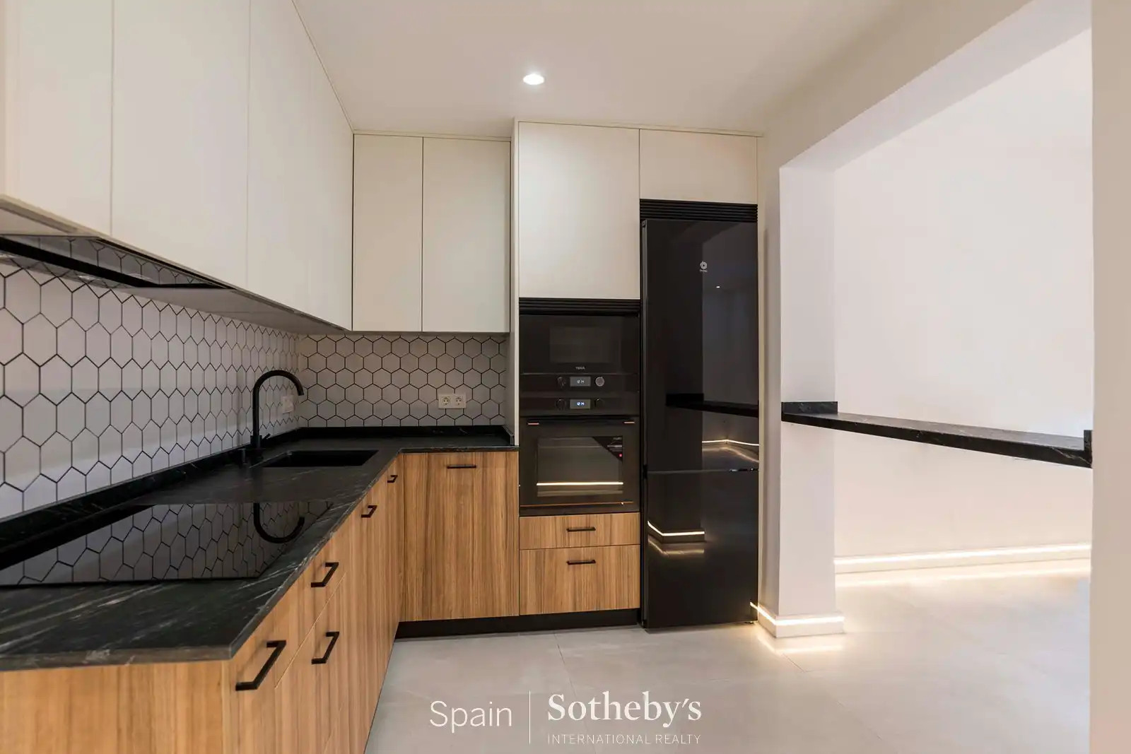 Kitchen of Apartments for sale in Madrid  with Air Conditioner and Heating