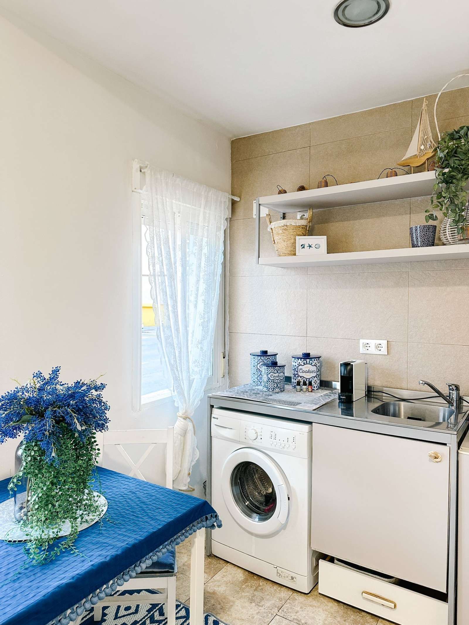 Kitchen of Study to share in  Madrid Capital  with Air Conditioner and Terrace