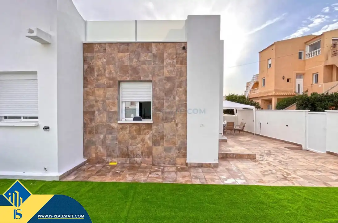Detached house with garden for sale in Orihuela Costa, imagen 4