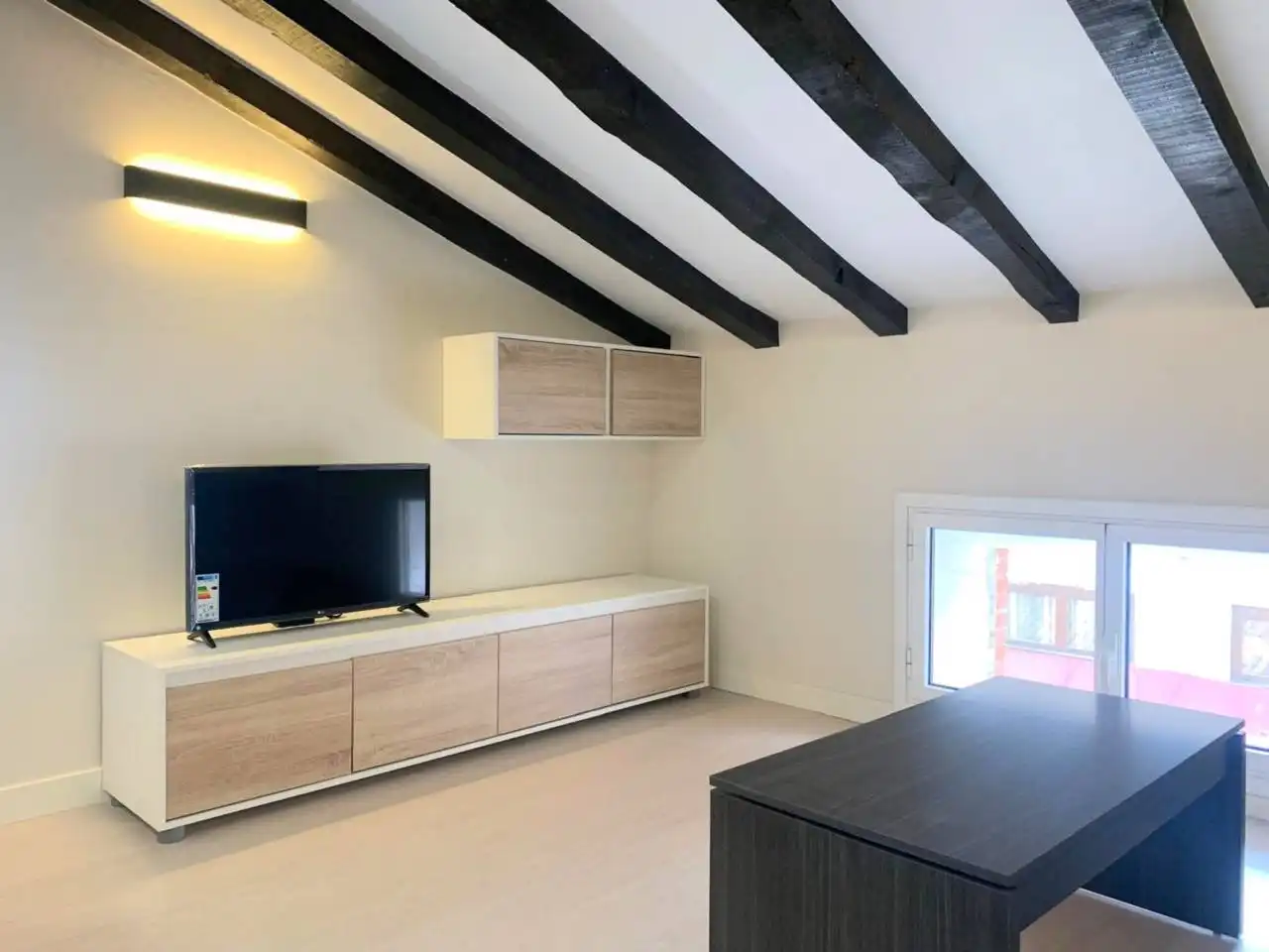Sala d'estar de Pis en venda en Burgos Capital amb Calefacció i Parquet