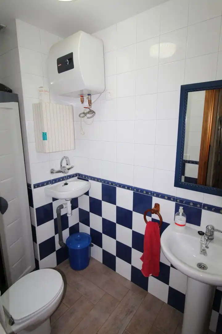 Bathroom of Commercial properties for rent in Daimiel  with Air Conditioner