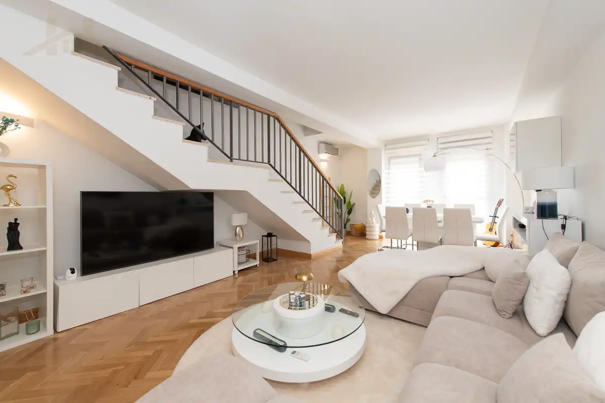 Living room of Flat for sale in Torrejón de Ardoz  with Air Conditioner, Heating and Parquet flooring