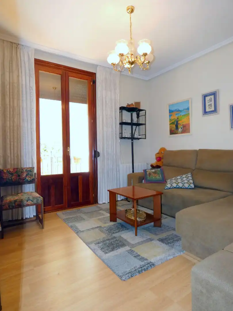 Sala de estar de Piso en venta en Bilbao  con Calefacción, Parquet y Terraza