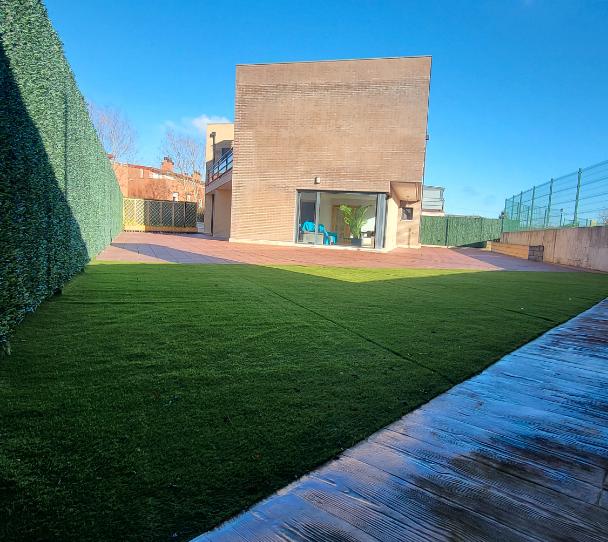 Foto 1 de Casa o xalet en venda a Calle Ruiz de Alarcón, 32, San Julián - Barriada de Cortes, Burgos