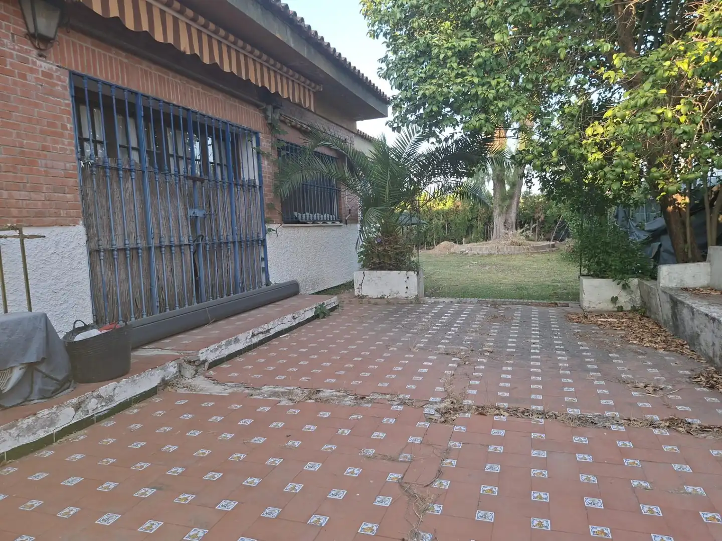 Jardí de Casa o xalet en venda en Espartinas amb Aire condicionat, Calefacció i Jardí privat