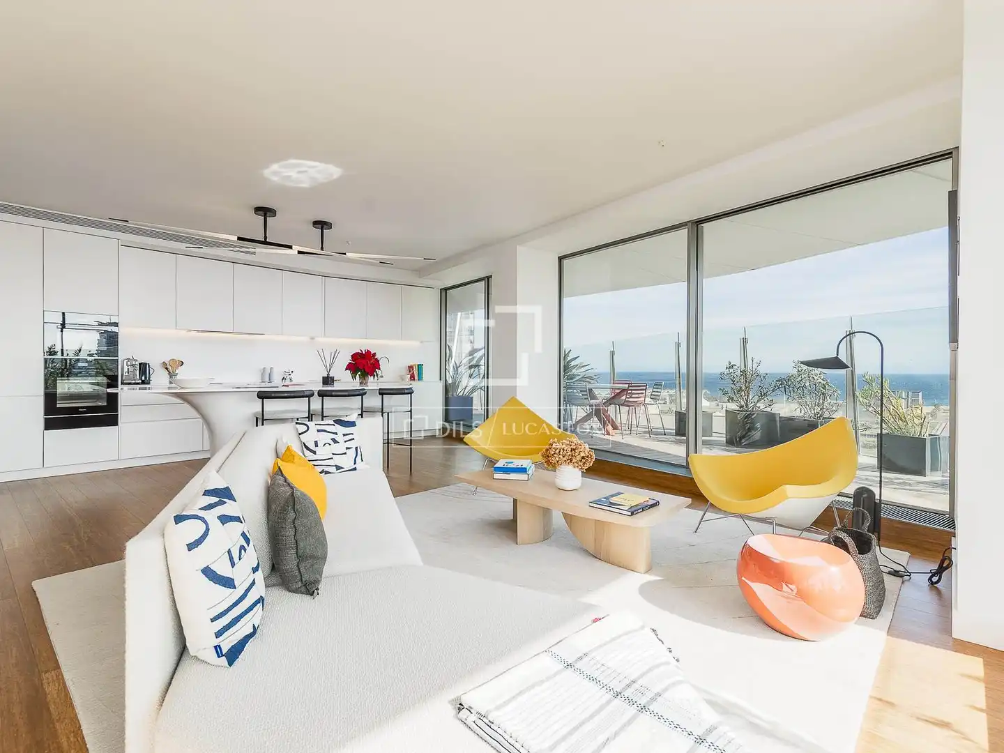 Außenansicht von Wohnung zum Verkauf in Barcelona mit Klimaanlage, Heizung und Terrasse