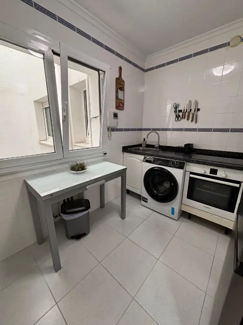 Küche von Wohnung zur Miete in Oviedo  mit Heizung, Parkett und Möbliert