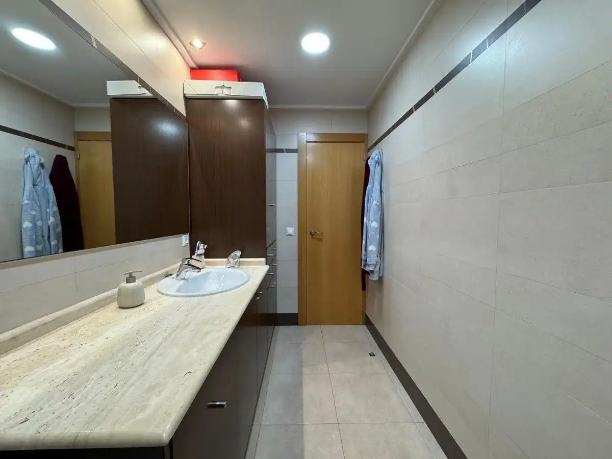 Baño de Piso en venta en Simat de la Valldigna con Aire acondicionado y Trastero