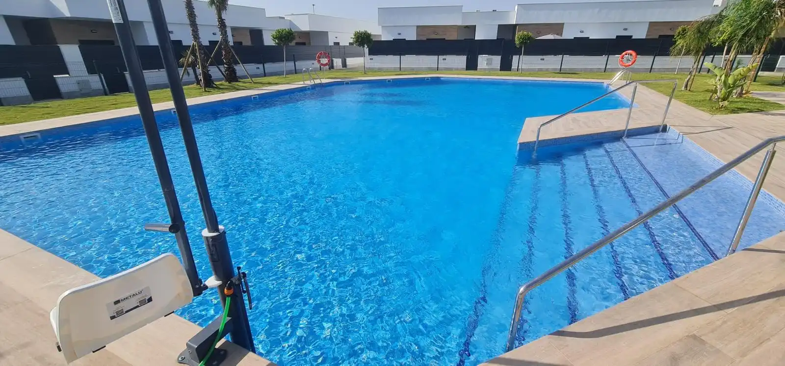 Schwimmbecken von Wohnung zur Miete in La Rinconada mit Klimaanlage, Heizung und Terrasse