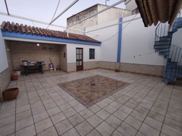 Maison avec balcon à vendre à Utrera ciudad