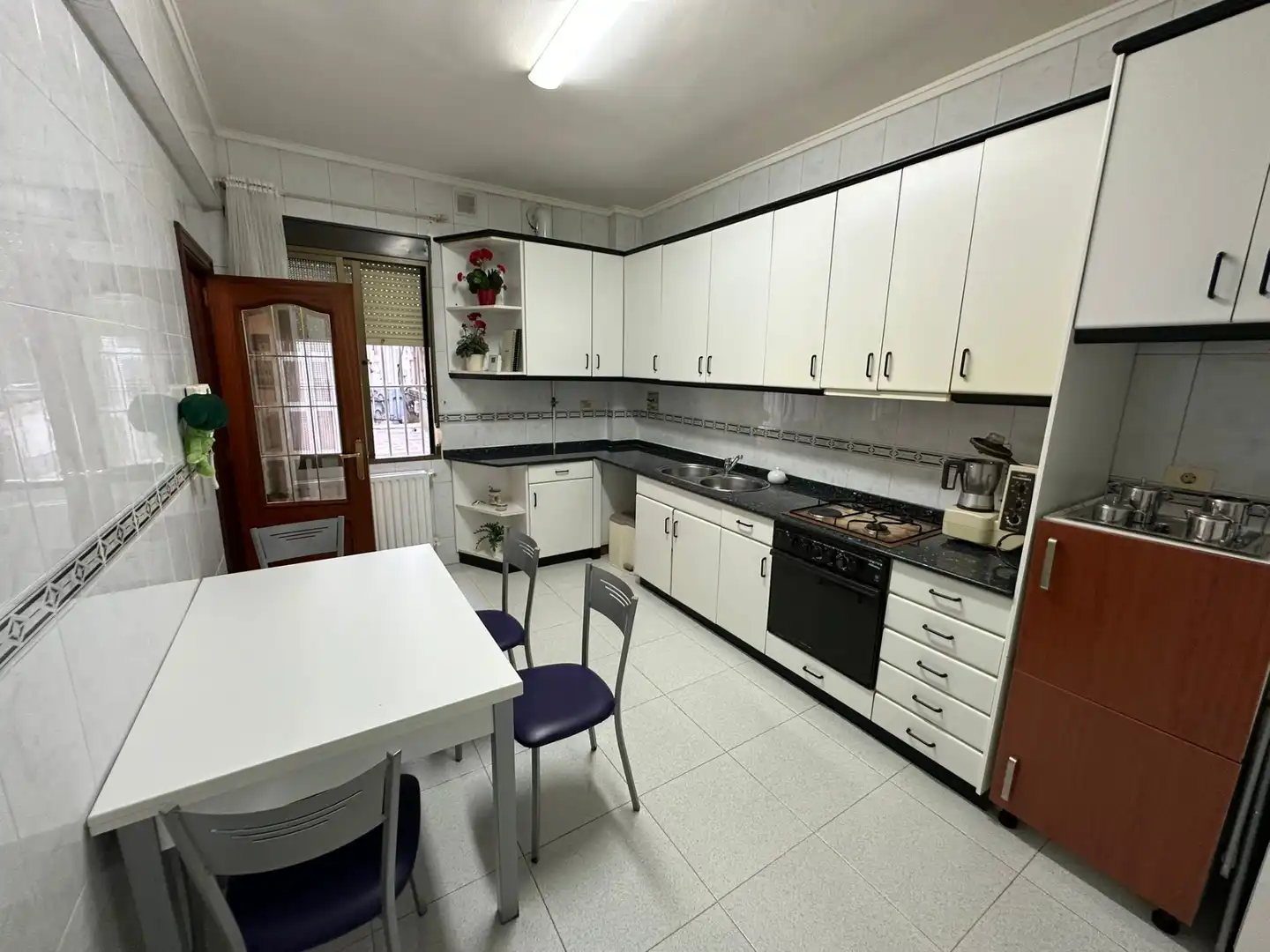 Kitchen of Flat for sale in Bilbao   with Oven, Washing machine and Balcony