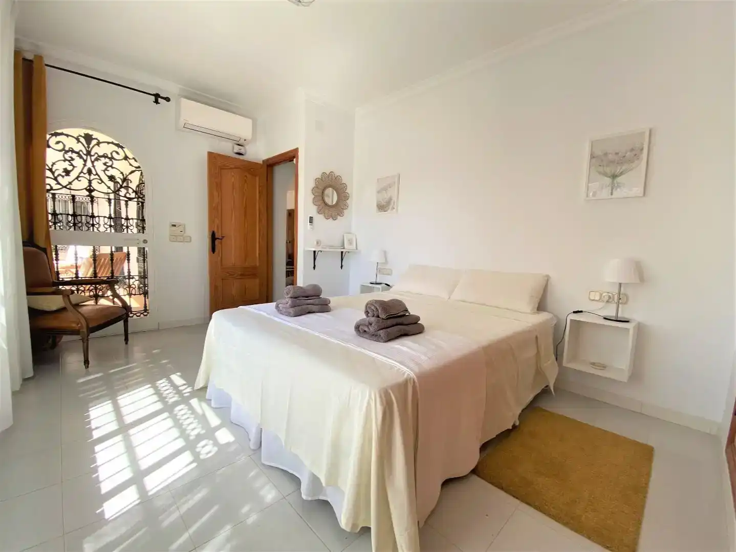 Habitación de Casa o chalet de alquiler en Vélez-Málaga con Aire acondicionado, Piscina y Balcón