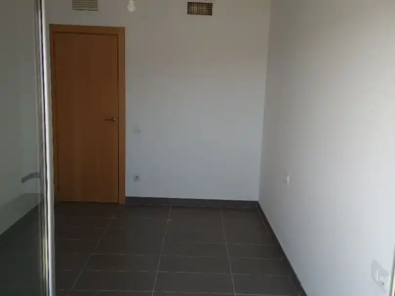 Piso con ascensor en venta en Carrer d'Hipólito Lázaro 9, imagen 4