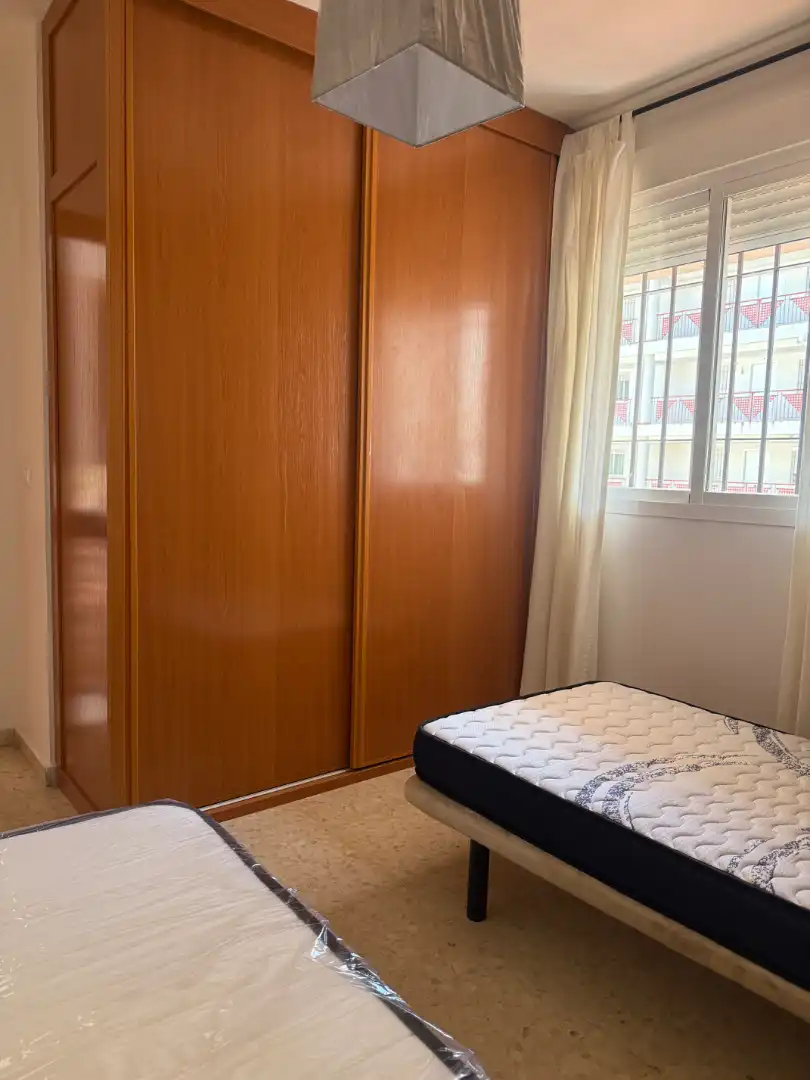Habitación de Apartamento en venta en Badajoz con Aire acondicionado, Lavadora y Microondas