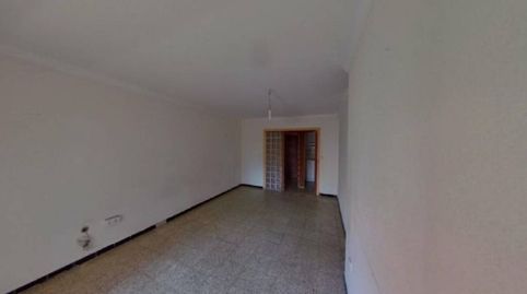 Foto 2 de Piso en venta en Calle Angel Guimera, Centre, Salt