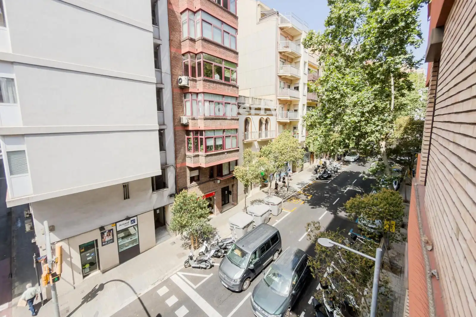 Vista exterior de Piso en venta en Barcelona con Calefacción, Terraza y Balcón