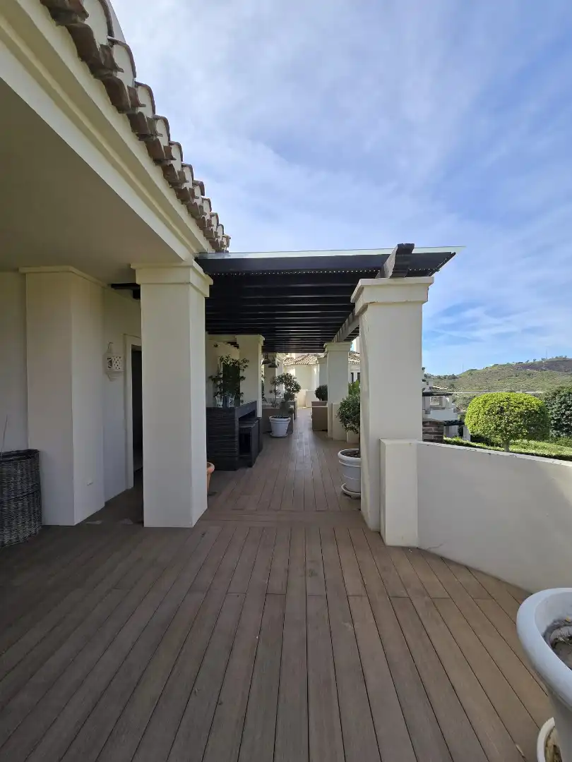 Terraza de Piso en venta en Benahavís con Aire acondicionado, Terraza y Trastero