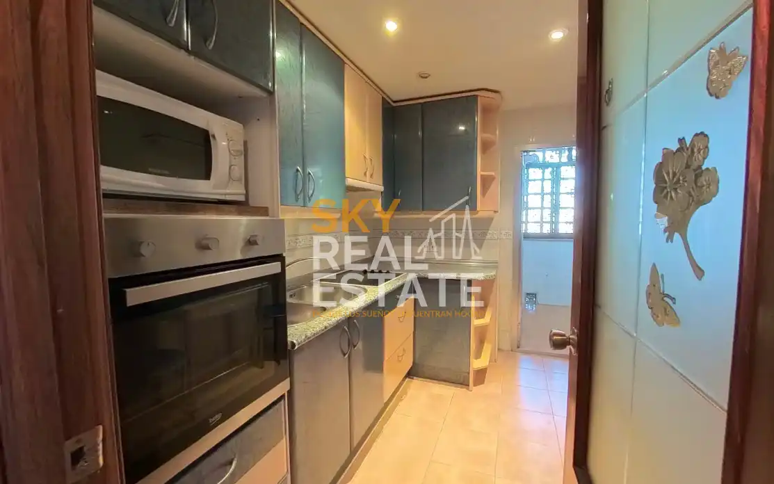 Kitchen of Flat for sale in Fuenlabrada  with Air Conditioner, Furnished and Balcony
