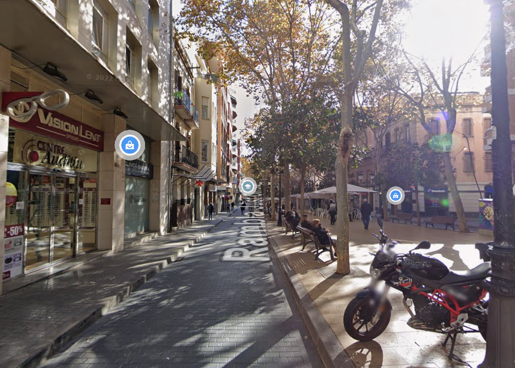 Vista exterior de Local en venta en L'Hospitalet de Llobregat