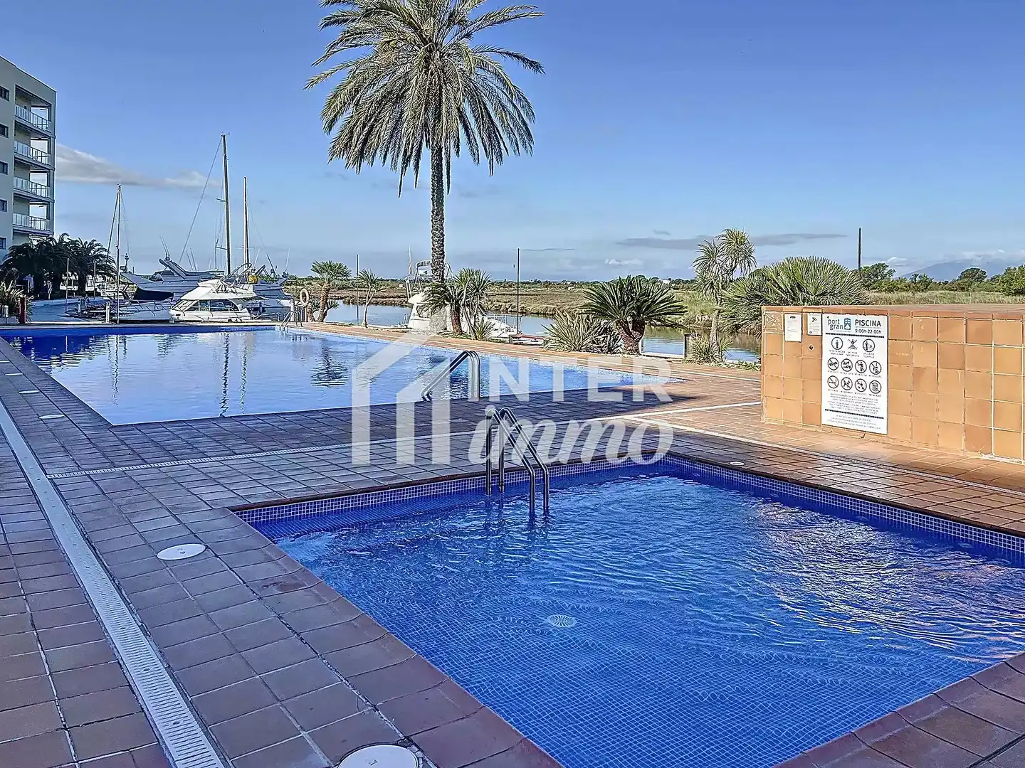 Swimming pool of Flat for sale in Santa Margarita