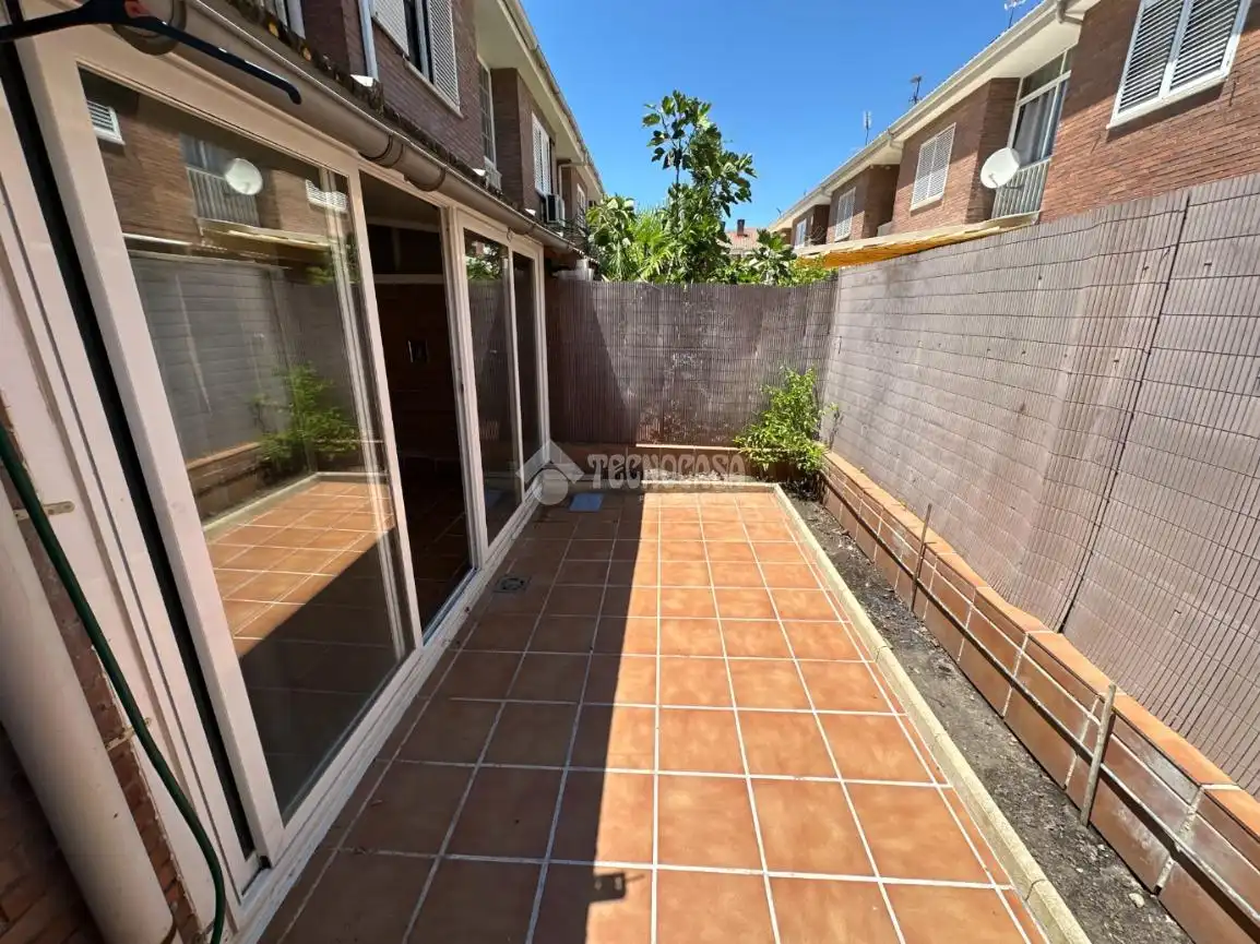 Casa aparellada en venda a Marchamalo, imagen 17