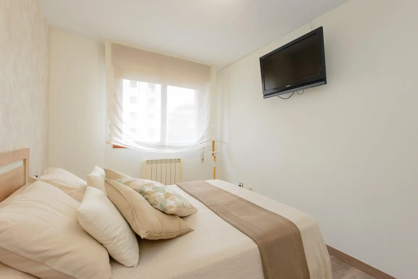 Bedroom of Flat for sale in Salas  with Heating, Furnished and Balcony