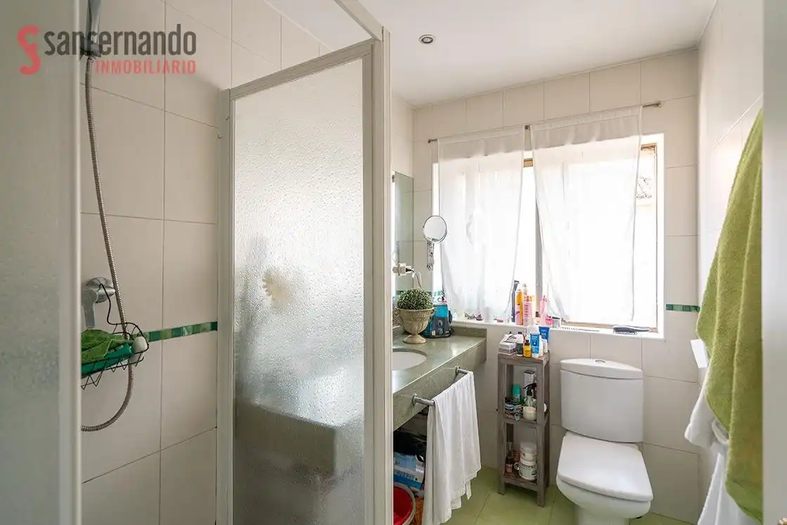 Baño de Piso en venta en Santander con Calefacción y Parquet
