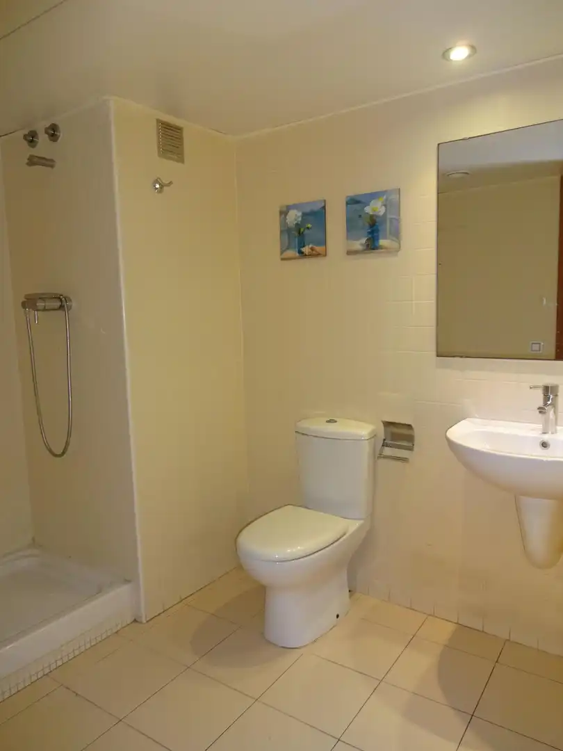 Baño de Piso en venta en Mataró con Aire acondicionado, Calefacción y Piscina comunitaria