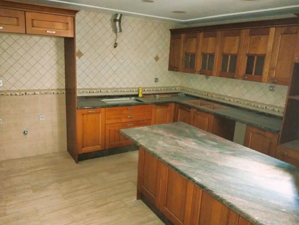 Cuina de Casa adosada en venda en Llocnou d'En Fenollet amb Aire condicionat, Terrassa i Traster