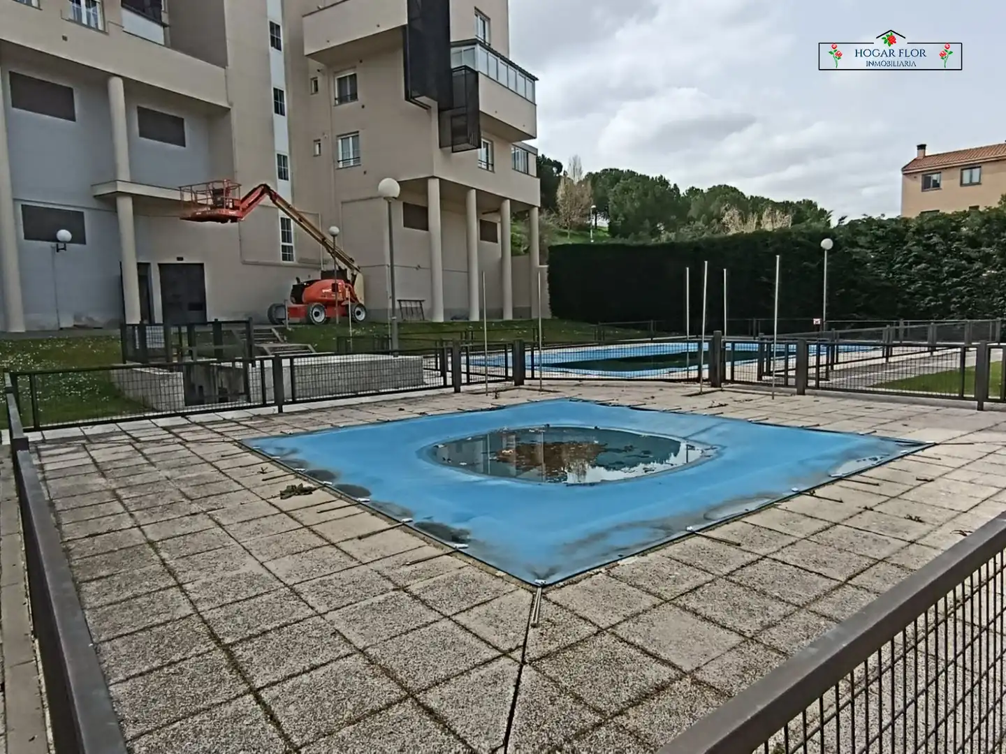 Schwimmbecken von Loft zum Verkauf in Salamanca mit Klimaanlage, Heizung und Möbliert