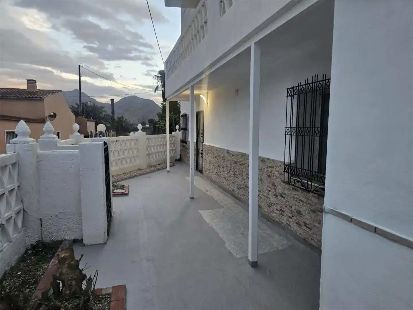 Vista exterior de Finca rústica en venda en Granja de Rocamora amb Aire condicionat, Piscina i Balcó