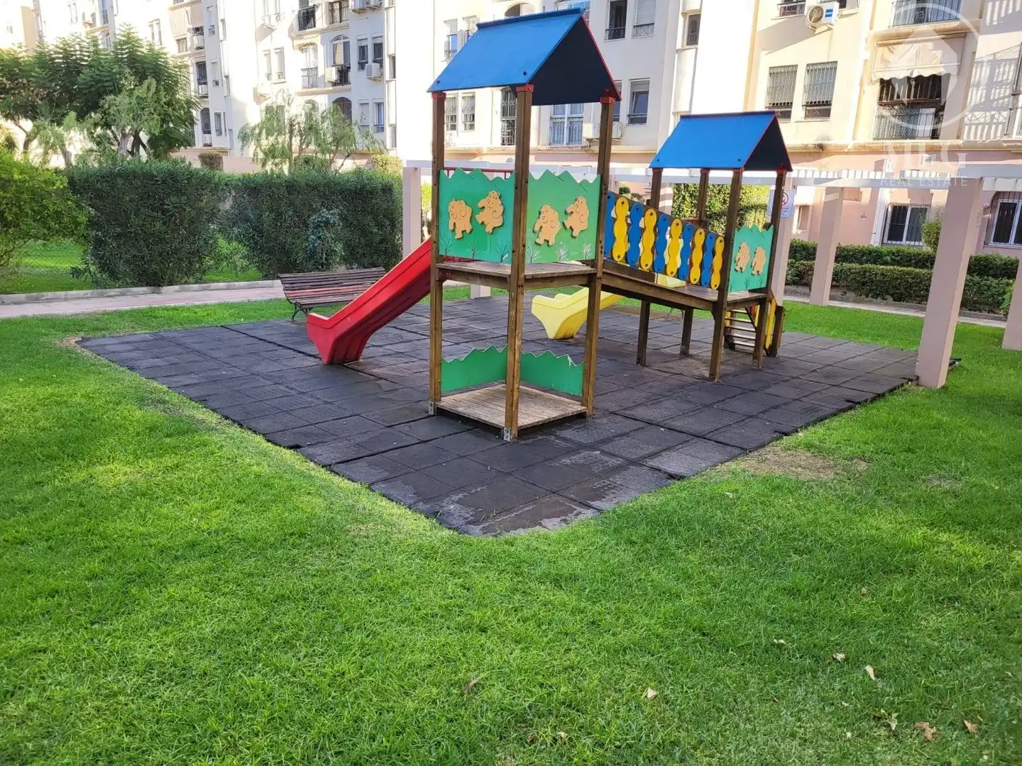 Jardí de Pis en venda en Torremolinos amb Aire condicionat, Terrassa i Piscina