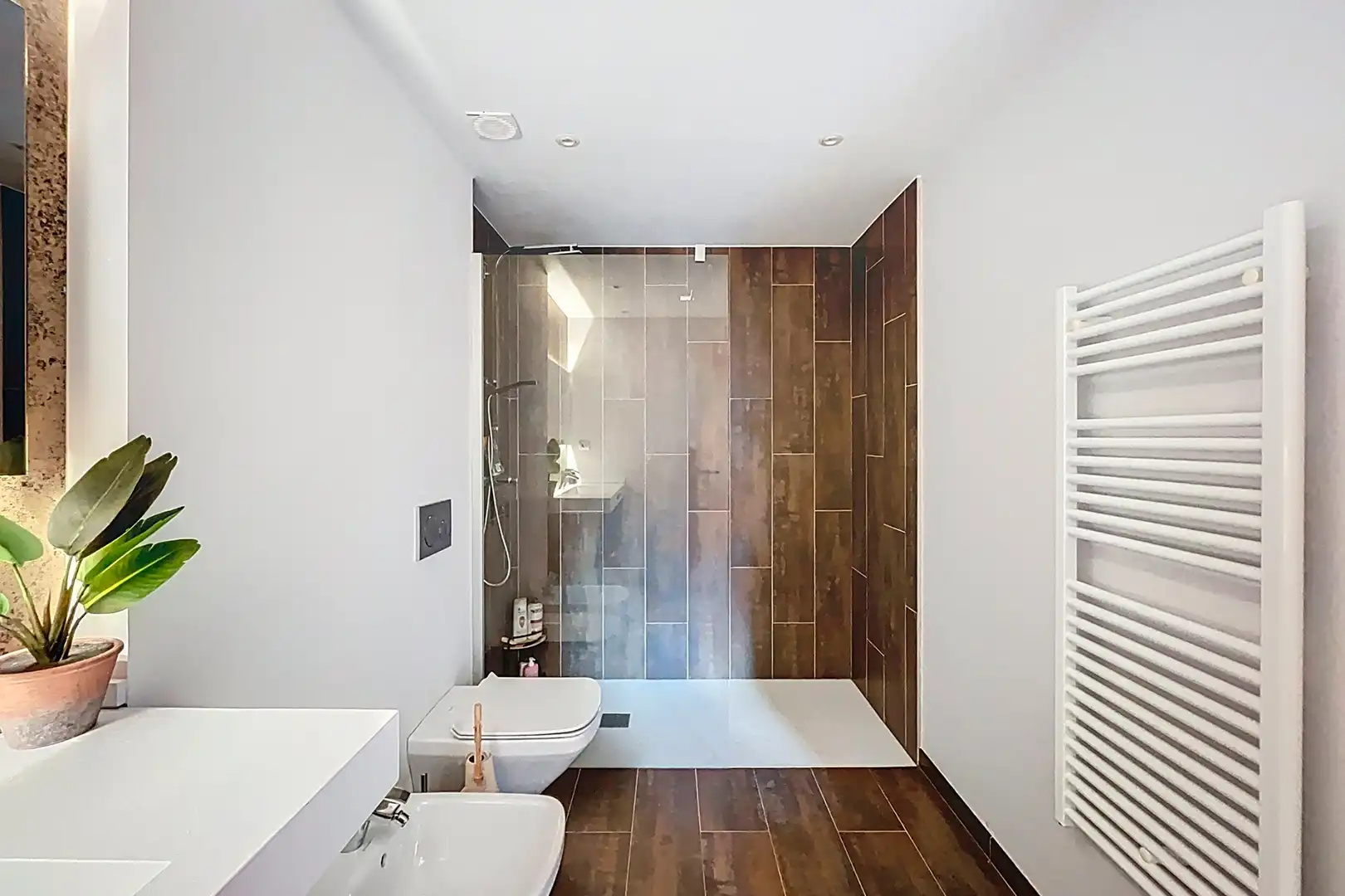 Bany de Apartament en venda en Escaldes – Engordany amb Aire condicionat, Terrassa i Traster
