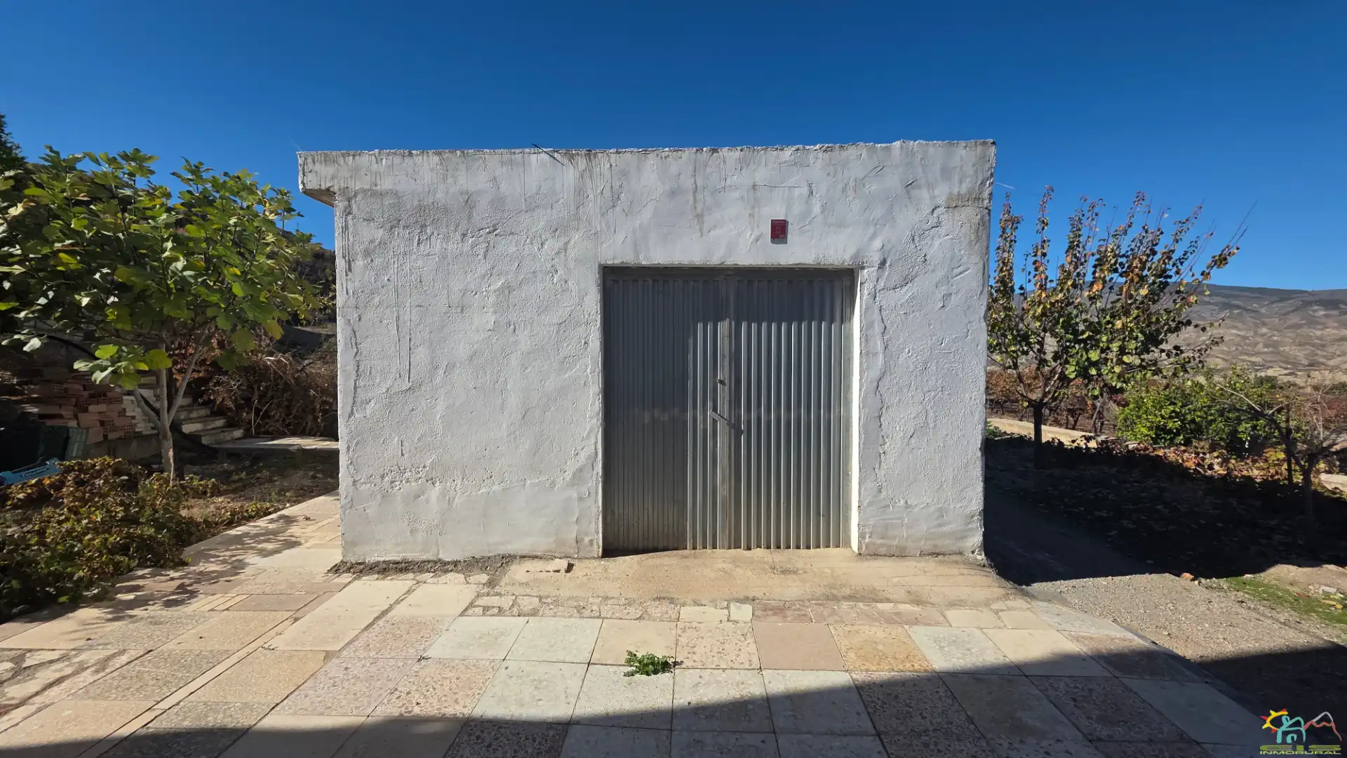 Vista exterior de Finca rústica en venda en Íllar amb Jardí privat, Terrassa i Moblat