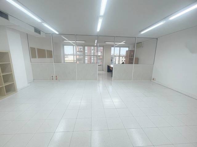 Oficina en Alquiler en Avinguda Sant Esteve en Sant Miquel