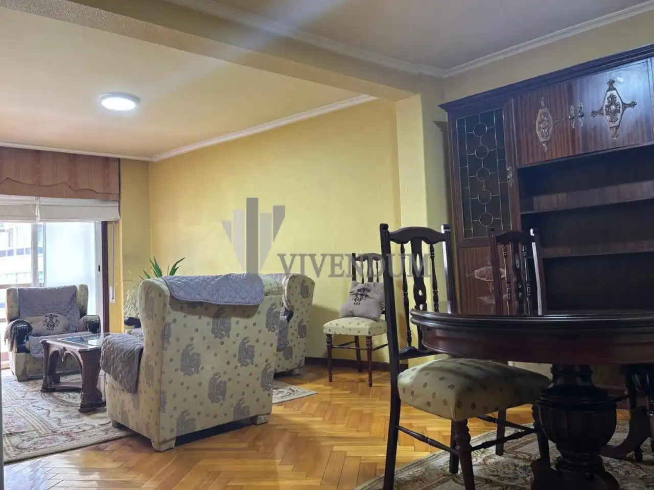 Sala d'estar de Pis de lloguer en Vigo  amb Calefacció i Moblat