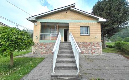 Vista exterior de Casa o xalet en venda en Ribera de Arriba amb Calefacció, Jardí privat i Terrassa